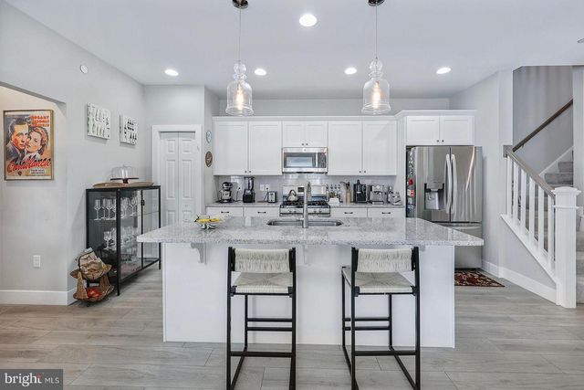 209 ESTATE DR, Mechanicsburg, PA 17055