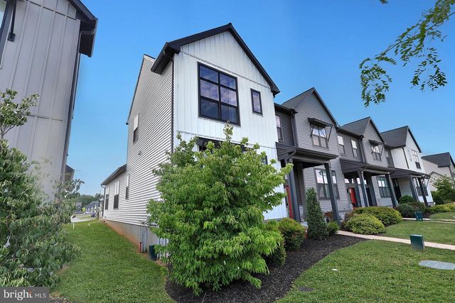 209 ESTATE DR, Mechanicsburg, PA 17055