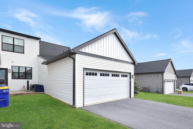 209 ESTATE DR, Mechanicsburg, PA 17055