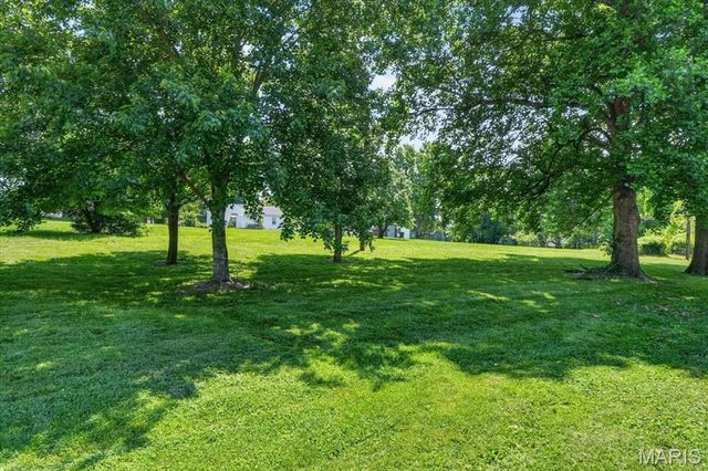 19 Cloverleaf Lane, Manchester, MO 63011