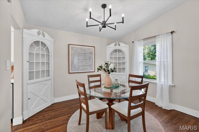 19 Cloverleaf Lane, Manchester, MO 63011
