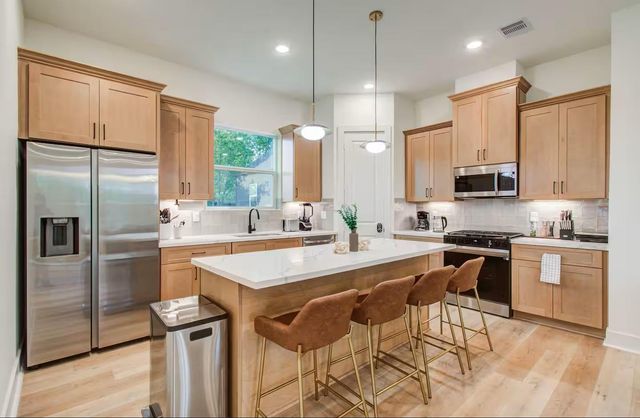 3311 Daphne Street, Houston, TX 77021