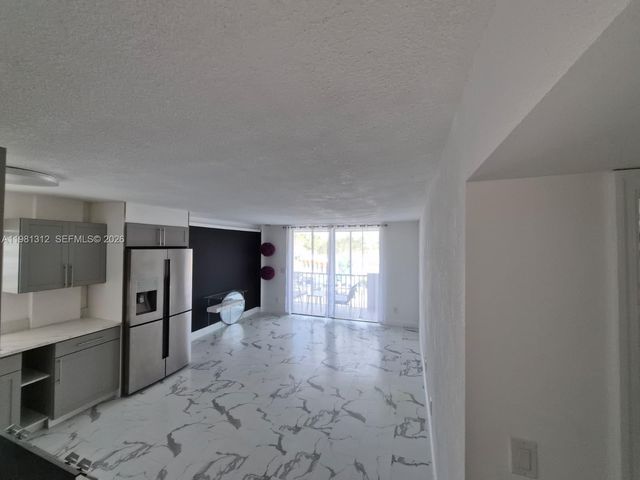 16410 Miami Dr 304, North Miami Beach, FL 33162