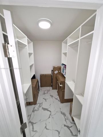 16410 Miami Dr 304, North Miami Beach, FL 33162