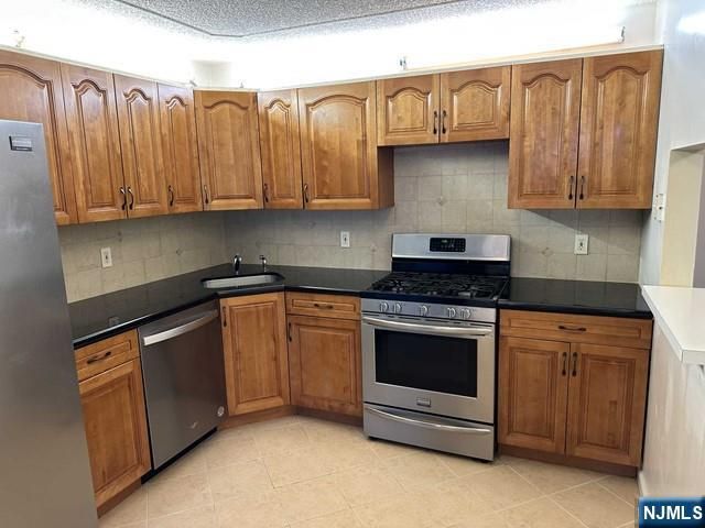 126 Raintree Lane, Mahwah, NJ 07430