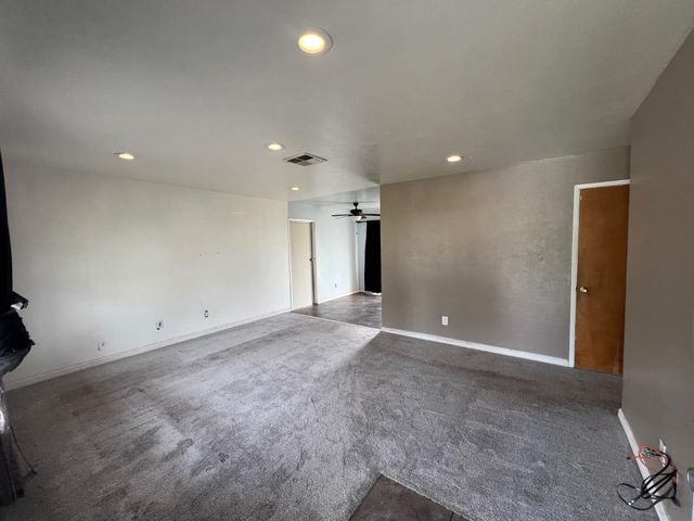 6237 Claus Rd, Riverbank, CA 95367