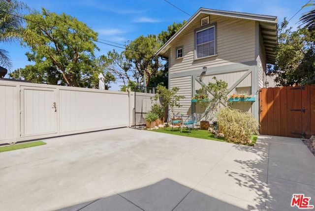 2624 Van Buren Place, Los Angeles, CA 90007