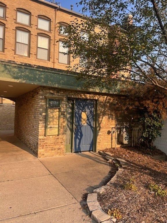 106 4th Street E Annex #2, Northfield, MN 55057 — exterior
