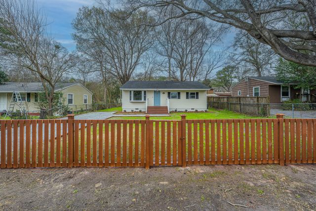 2332 Eagle Drive, North Charleston, SC 29406