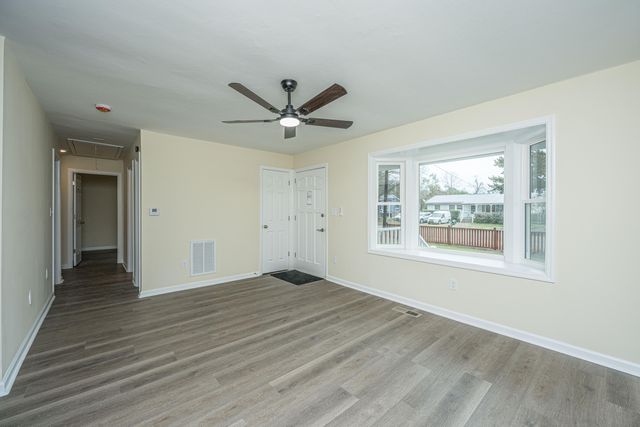 2332 Eagle Drive, North Charleston, SC 29406