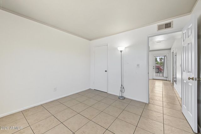 152 W SOUTHERN Avenue, Mesa, AZ 85210