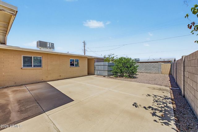 152 W SOUTHERN Avenue, Mesa, AZ 85210