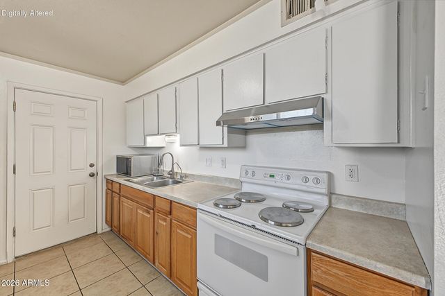 152 W SOUTHERN Avenue, Mesa, AZ 85210