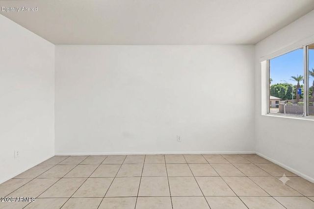 152 W SOUTHERN Avenue, Mesa, AZ 85210