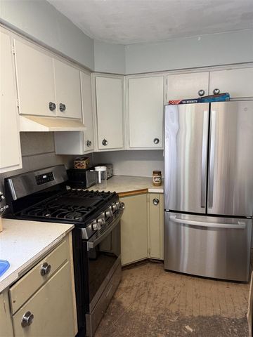 1068 Ada Avenue, Muskegon, MI 49442