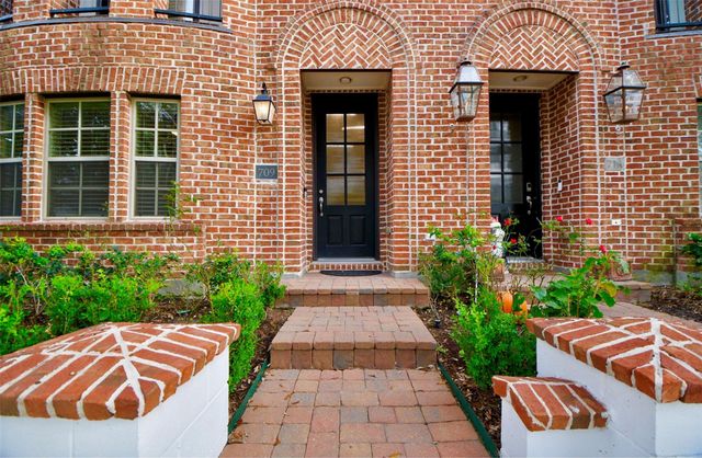709 Delano Street, Houston, TX 77003