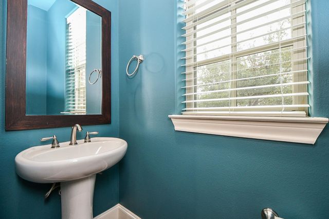 709 Delano Street, Houston, TX 77003