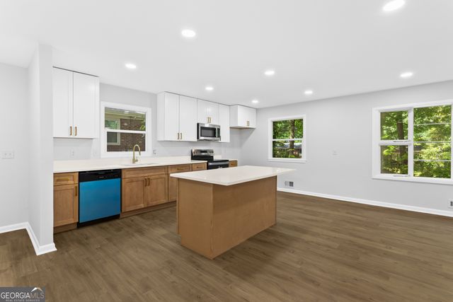 471 Mount Vista Road, Stone Mountain, GA 30087