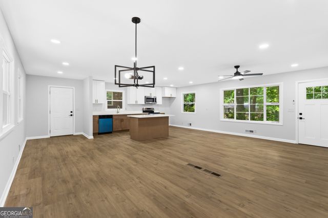 471 Mount Vista Road, Stone Mountain, GA 30087