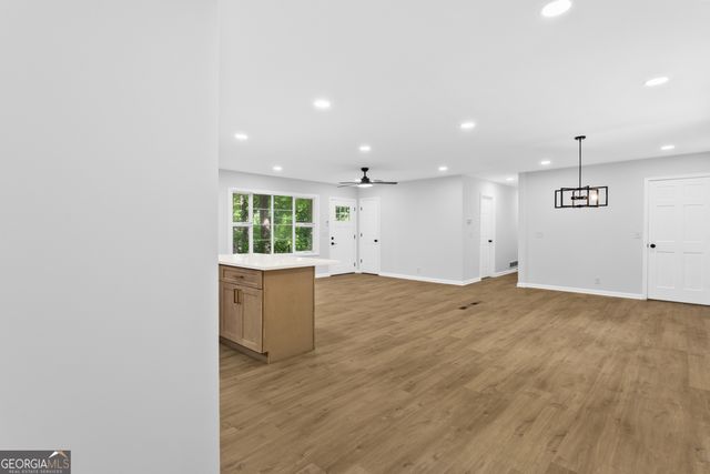 471 Mount Vista Road, Stone Mountain, GA 30087