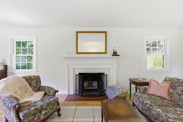 49 Country Way, Northampton, MA 01062