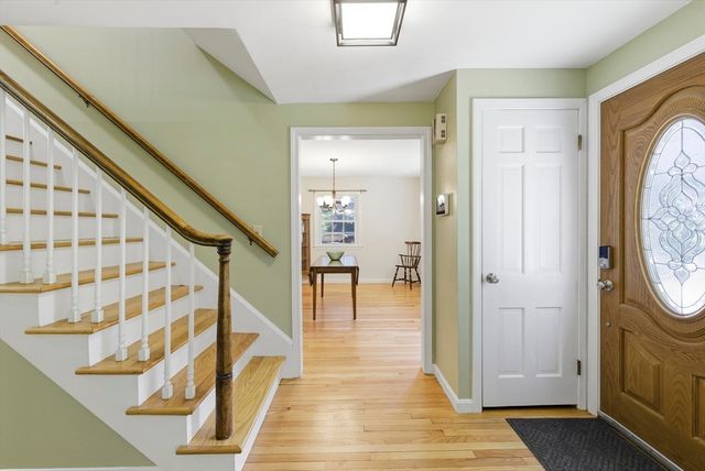 49 Country Way, Northampton, MA 01062