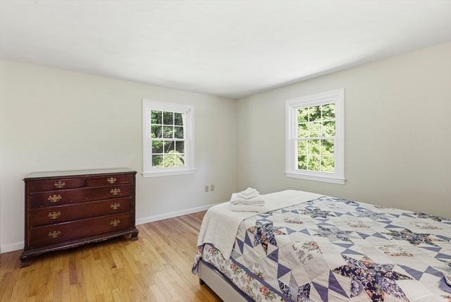 49 Country Way, Northampton, MA 01062