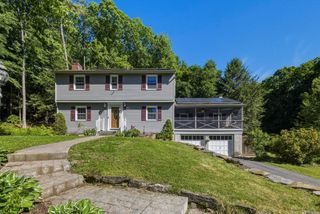 49 Country Way, Northampton, MA 01062