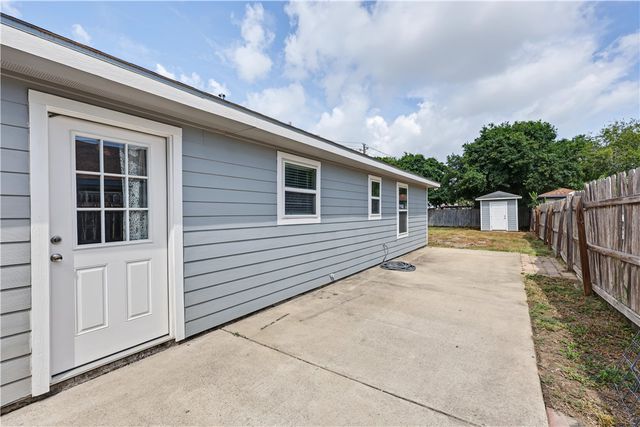 1322 Morris St, Corpus Christi, TX 78401