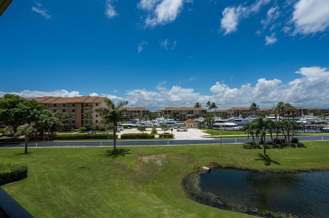 901 Seafarer Circle 306, Jupiter, FL 33477