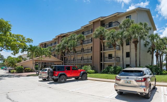 901 Seafarer Circle 306, Jupiter, FL 33477
