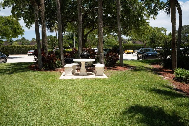 901 Seafarer Circle 306, Jupiter, FL 33477