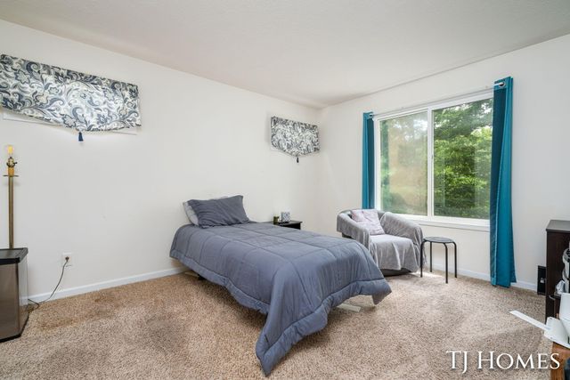 815 Ashlee Drive, Norton Shores, MI 49441