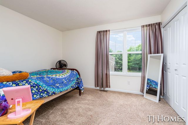 815 Ashlee Drive, Norton Shores, MI 49441