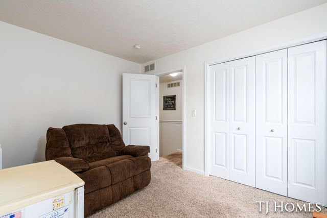 815 Ashlee Drive, Norton Shores, MI 49441