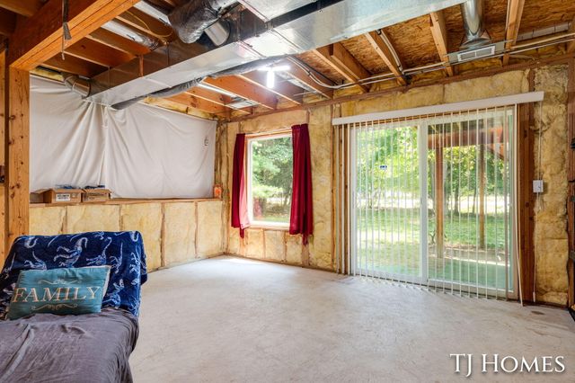 815 Ashlee Drive, Norton Shores, MI 49441