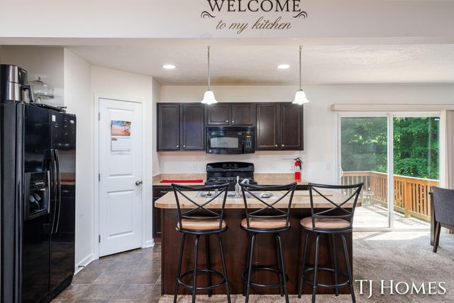 815 Ashlee Drive, Norton Shores, MI 49441