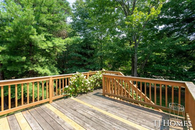 815 Ashlee Drive, Norton Shores, MI 49441