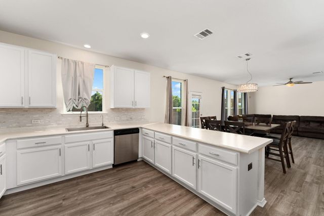 6925 Nutria RUN, Austin, TX 78744