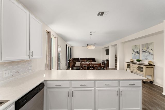 6925 Nutria RUN, Austin, TX 78744
