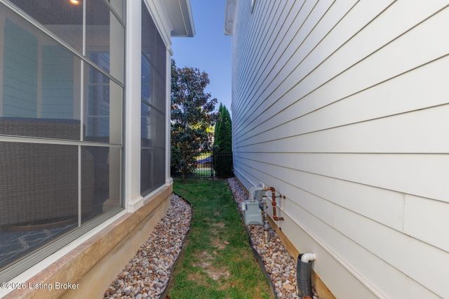 6416 Mistflower Cir, Prospect, KY 40059