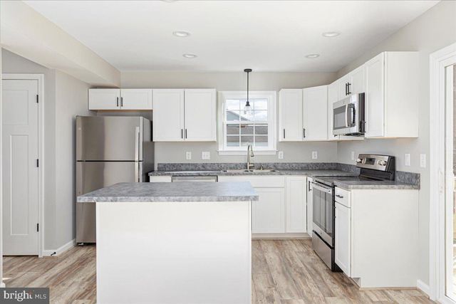 201 EAST LOCUST ST, Woodstock, VA 22664