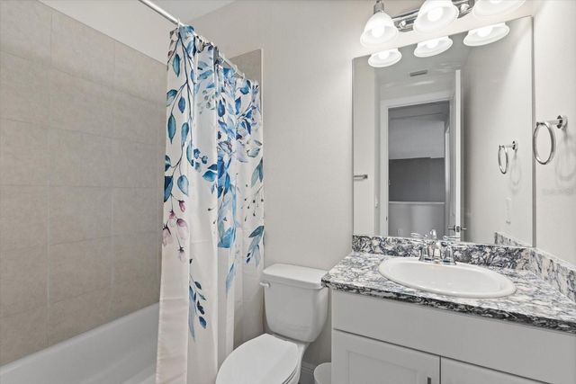 7606 WINDY HILL COVE, Bradenton, FL 34202