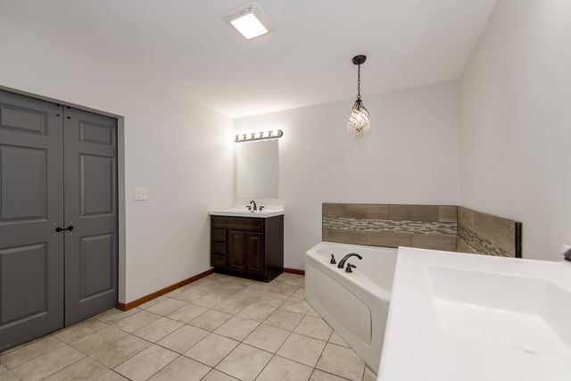 511 ARMSTRONG Street, Morris, IL 60450