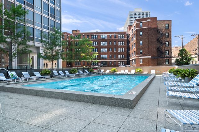 2400 N Lakeview Avenue 602, Chicago, IL 60614