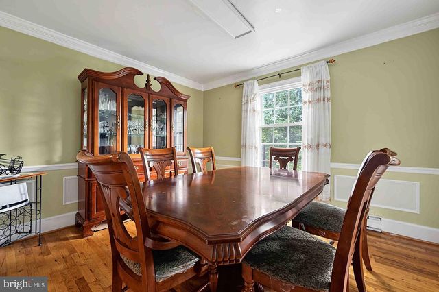 8261 TAUNTON PL, Springfield, VA 22152