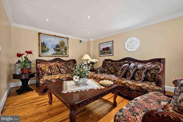 8261 TAUNTON PL, Springfield, VA 22152