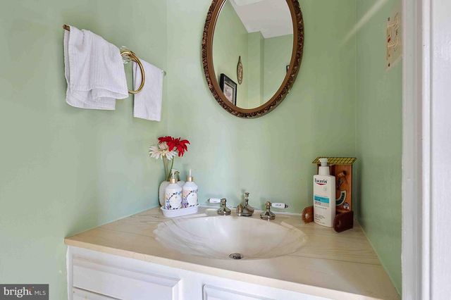 8261 TAUNTON PL, Springfield, VA 22152