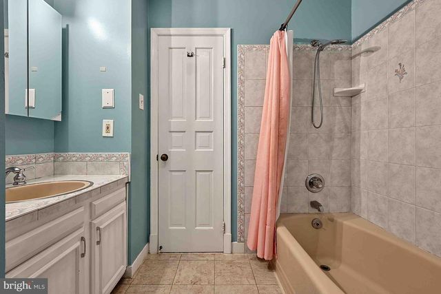 8261 TAUNTON PL, Springfield, VA 22152