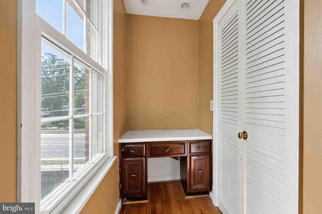 8261 TAUNTON PL, Springfield, VA 22152